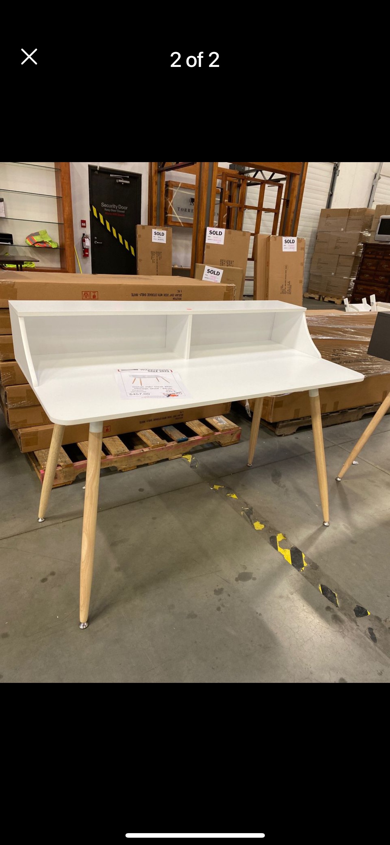 BNIB Delilah desk
