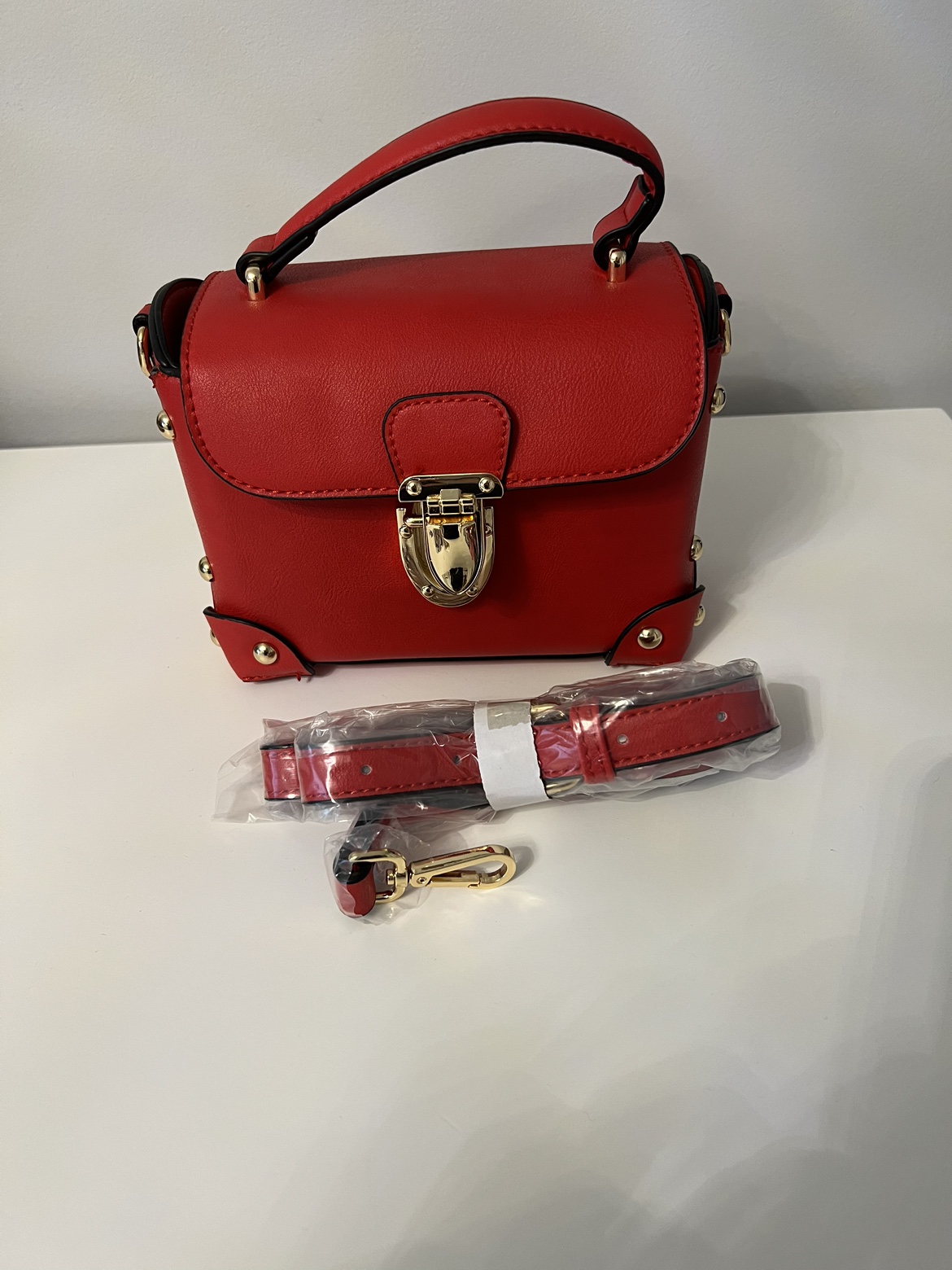Small red with gold hardware purse - photo 2