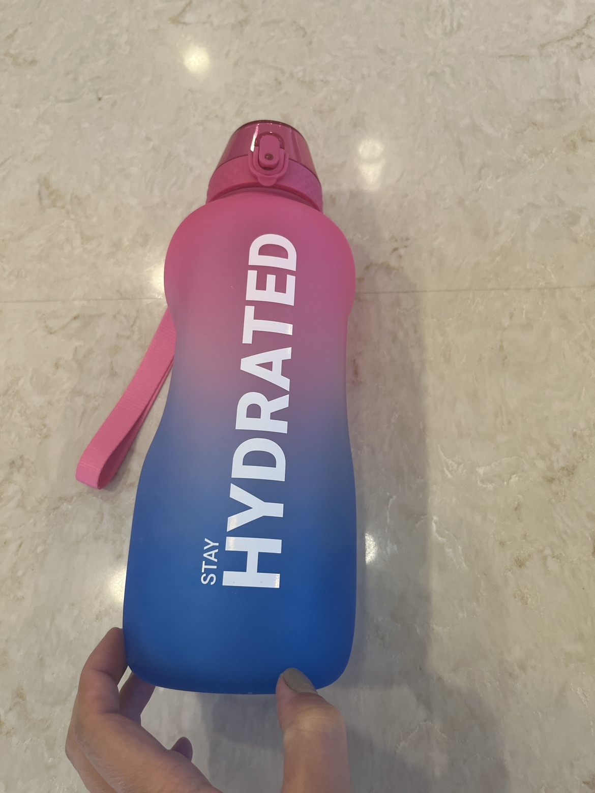 Moving sale - Set of 4 water bottles image indicator(2)