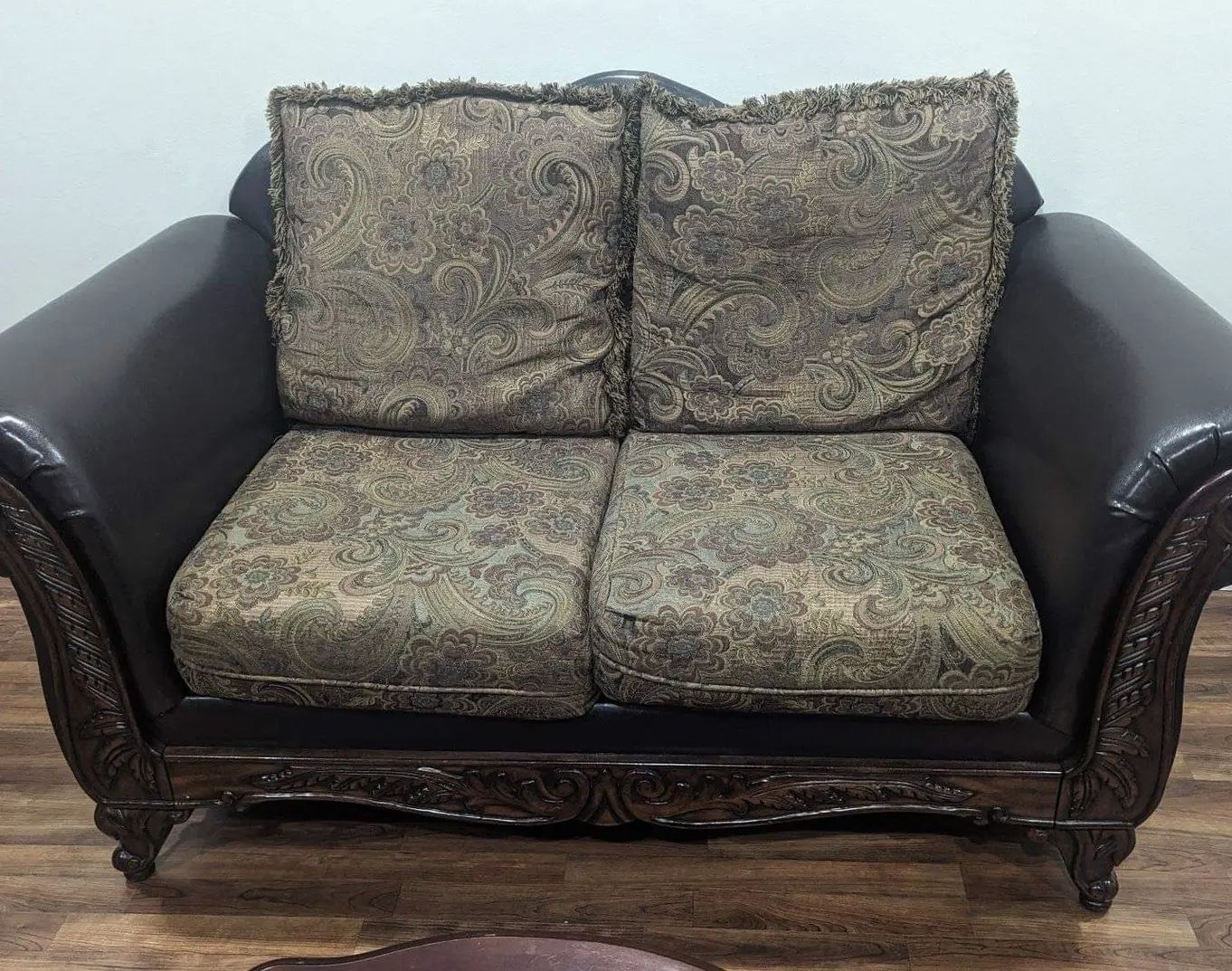 love seat - photo 3