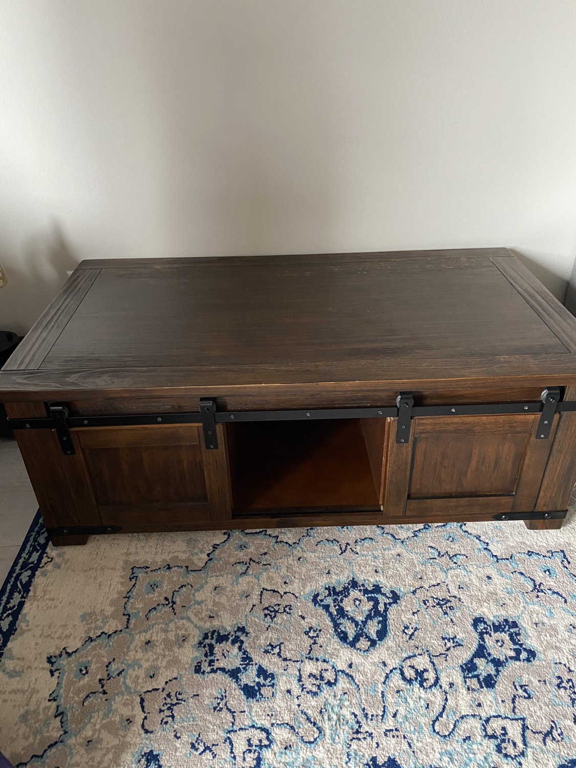 Farmhouse coffee table w storage (Ashley Furniture) - photo 2