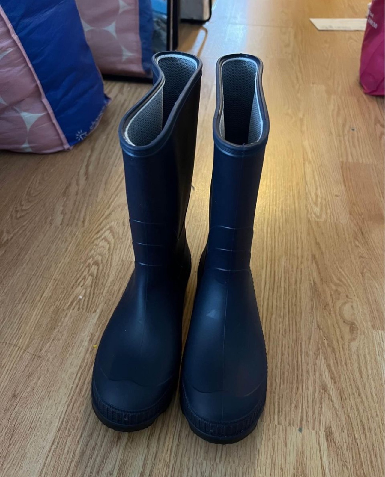 Brand New Kamik size 3 image indicator(2)