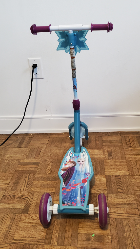 Frozen 3 wheel Scooter 3-5 years old image indicator(2)