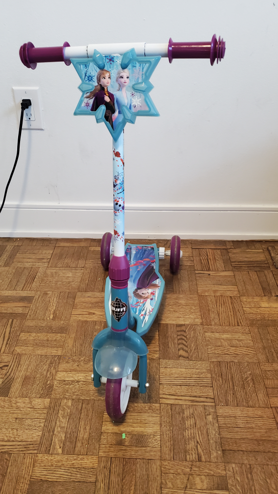 Frozen 3 wheel Scooter 3-5 years old image indicator(3)