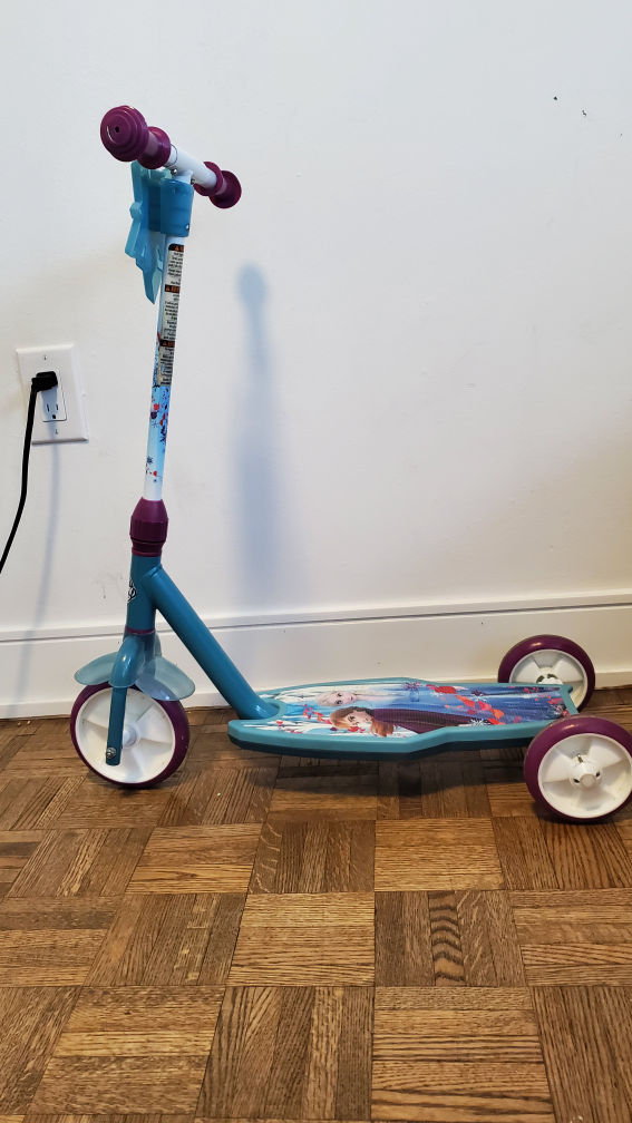 Frozen 3 wheel Scooter 3-5 years old image indicator(4)
