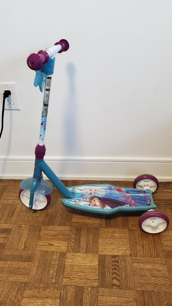 Frozen 3 wheel Scooter 3-5 years old image indicator(5)