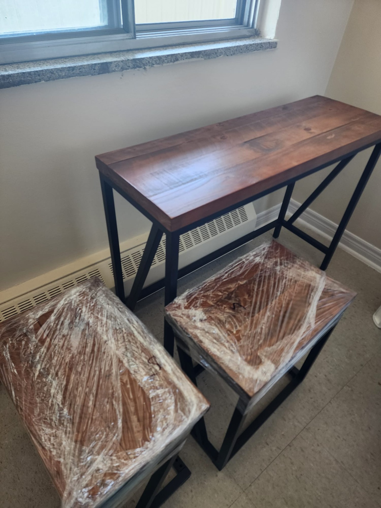 Wood table and chairs - photo 3