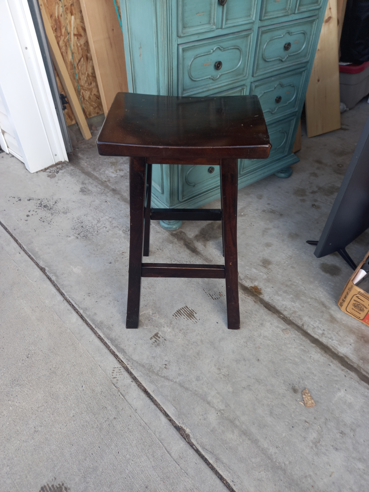 bar stool