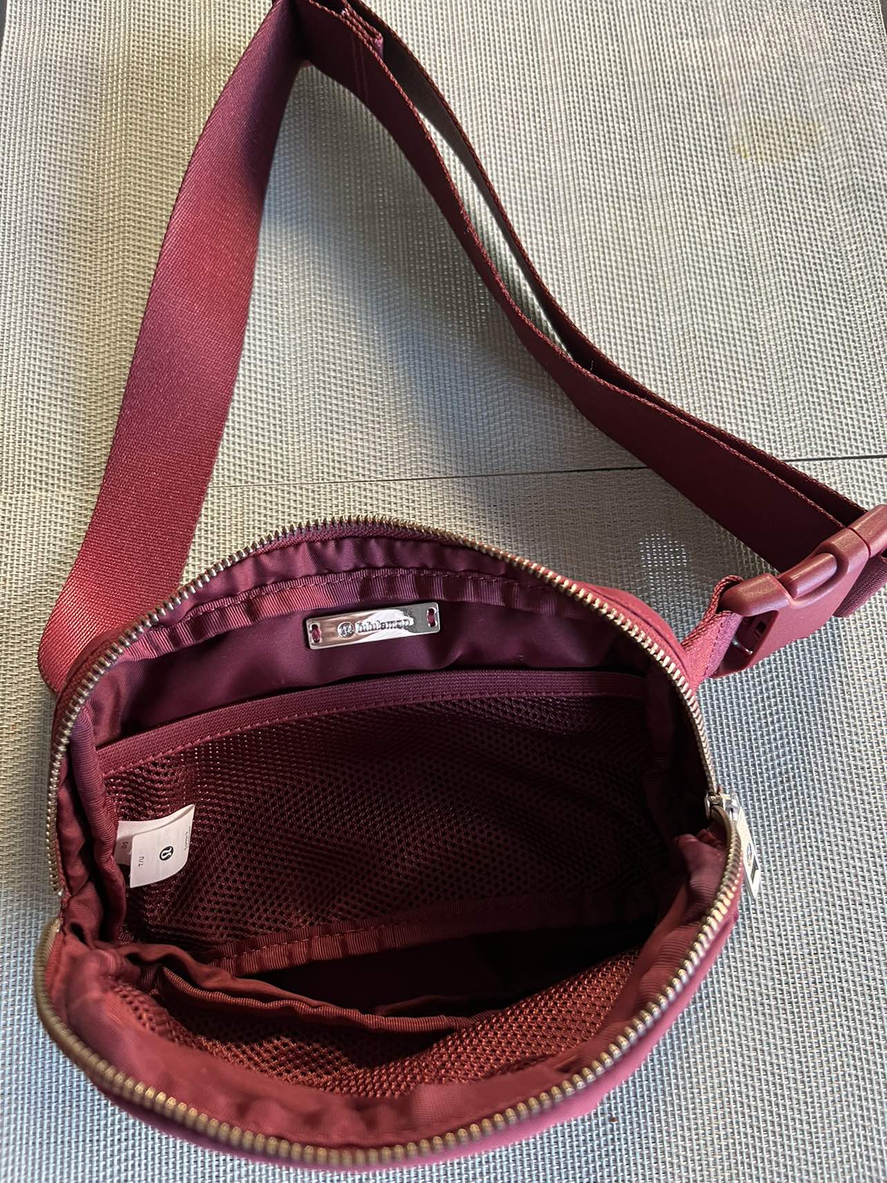 Lululemon belt bag image indicator(4)