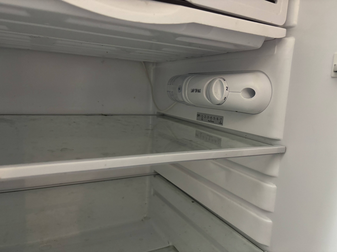 Mini Fridge Insignia 3.3 | Moving Sale - photo 4