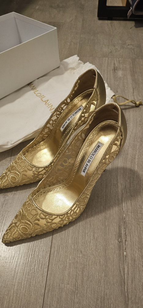 Manolo Blahnik Shoes - Newish size 39 thumbnail
