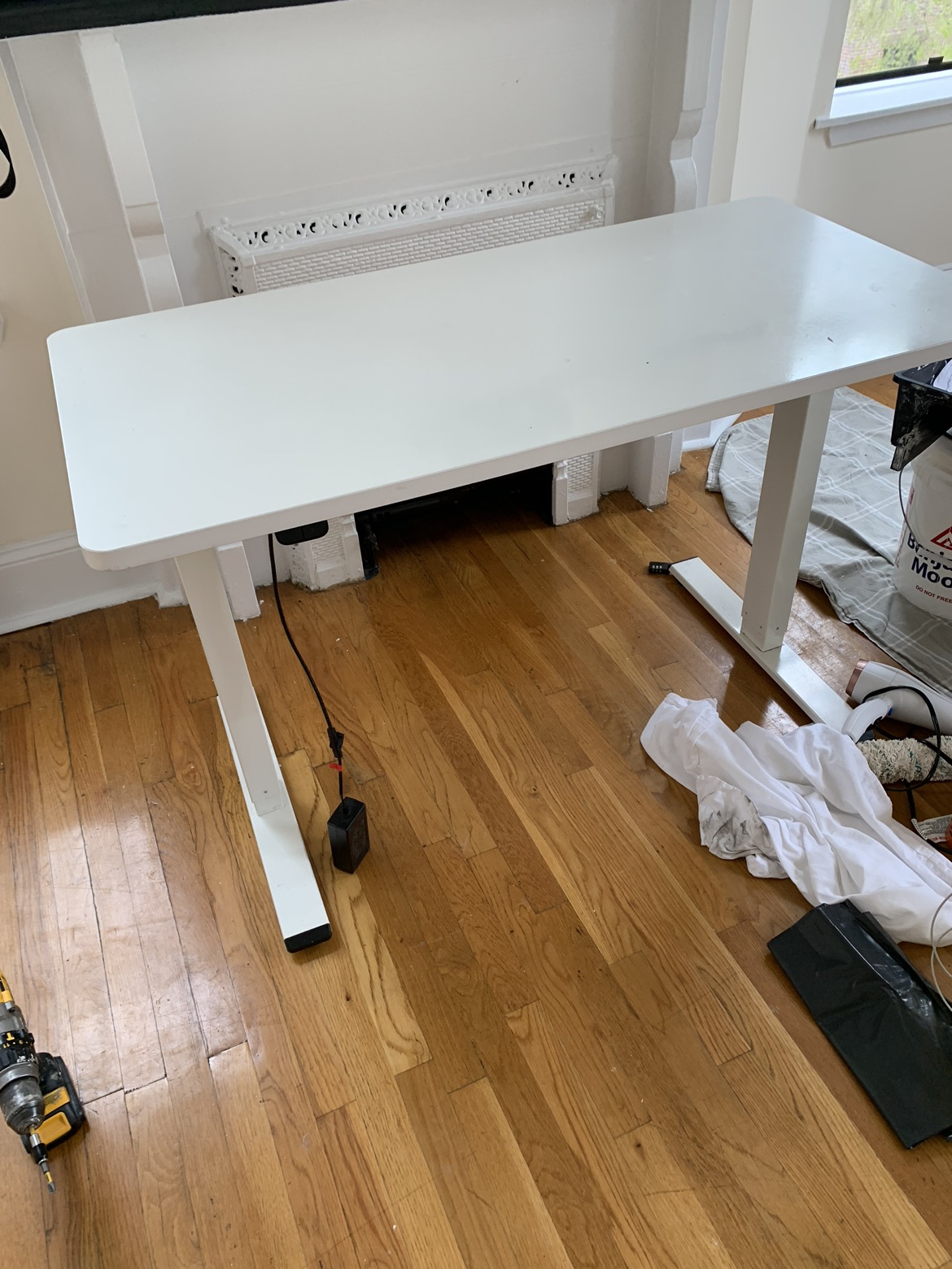 Electric table in good condition