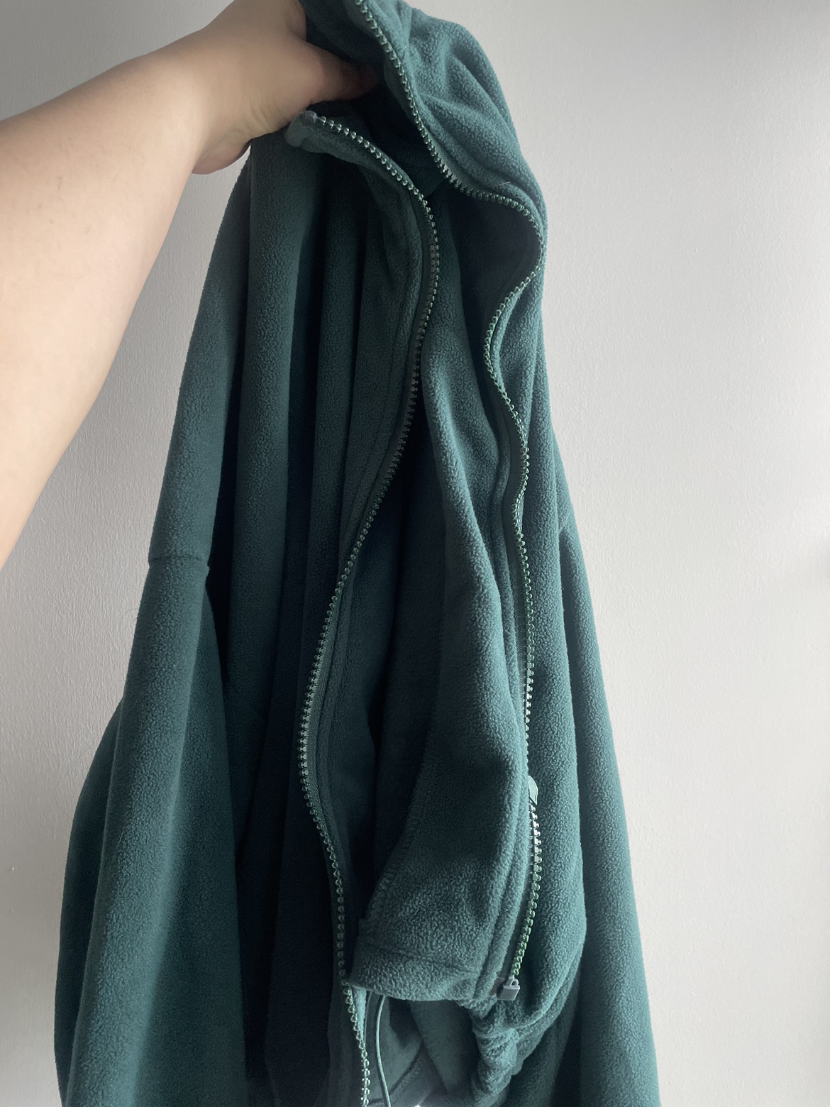 Cropped women’s sweater image indicator(2)