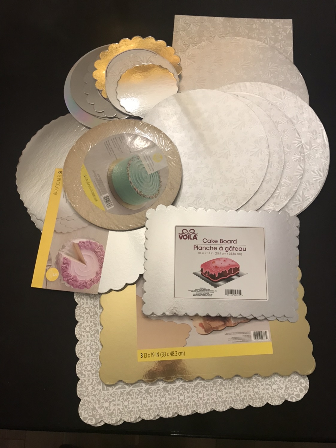 38 piece Variety bundle of rectangular and circular cake boards thumbnail