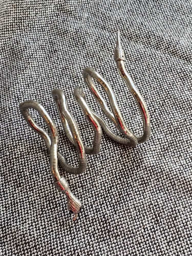 Multifunctional Silver Metal Snake 🐍 necklace / bracelet image indicator(4)