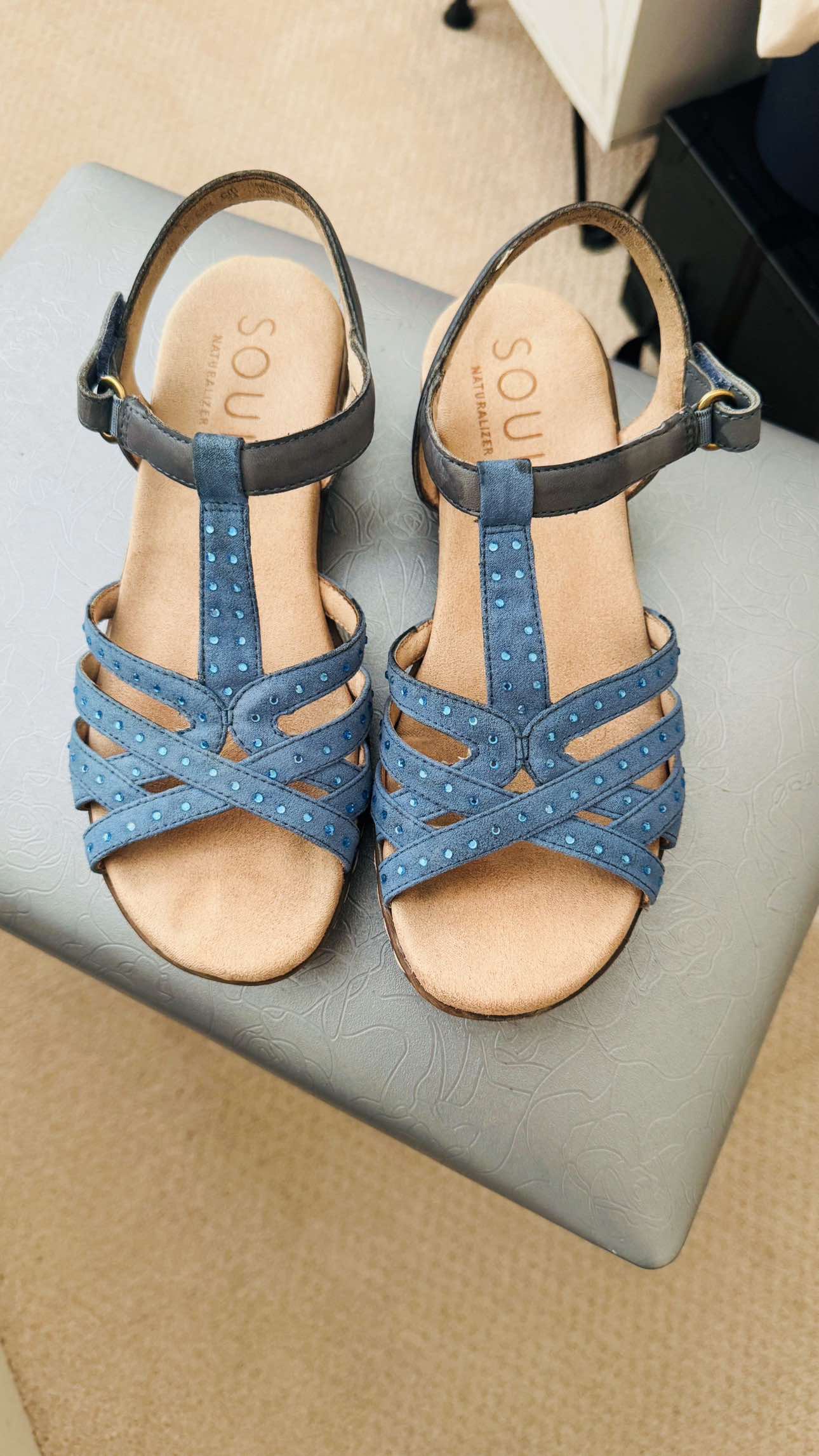 Moving sale nutilizer summer sandles size7.5 thumbnail