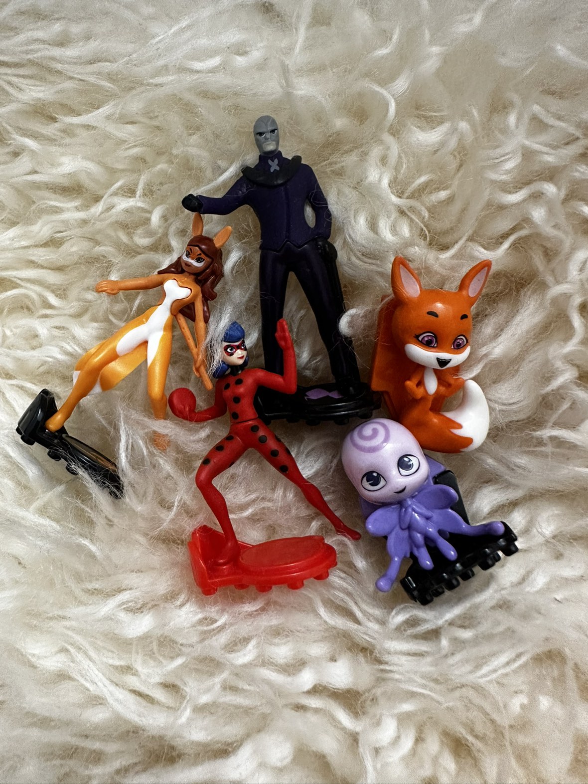 Miraculous Ladybug figurines thumbnail