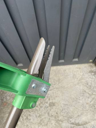 New Steel Handle Garden Weeder image indicator(3)