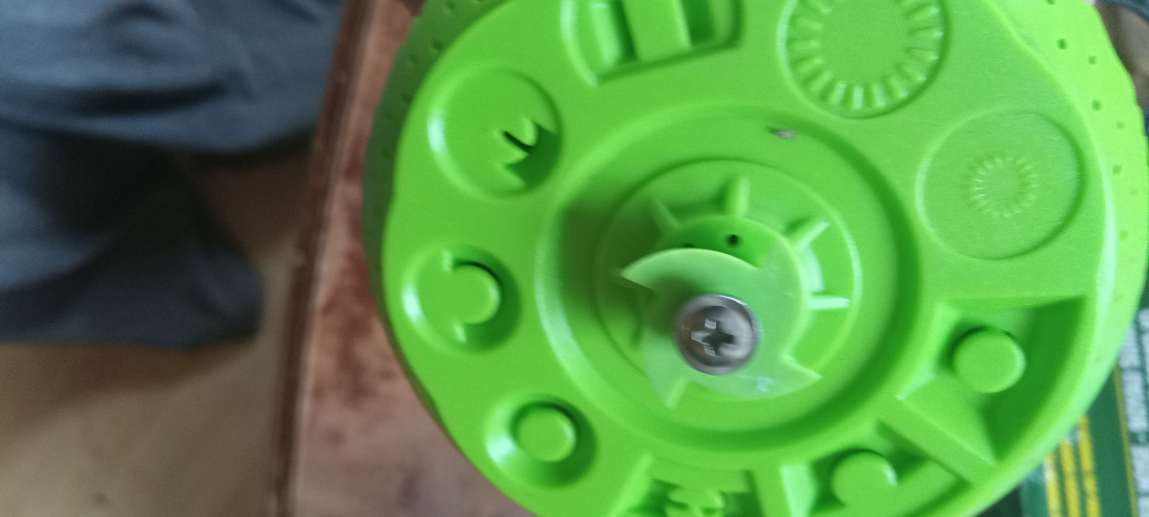 #FREECYCLE soaker hose,  sprinkler, 3 fence pieces image indicator(8)