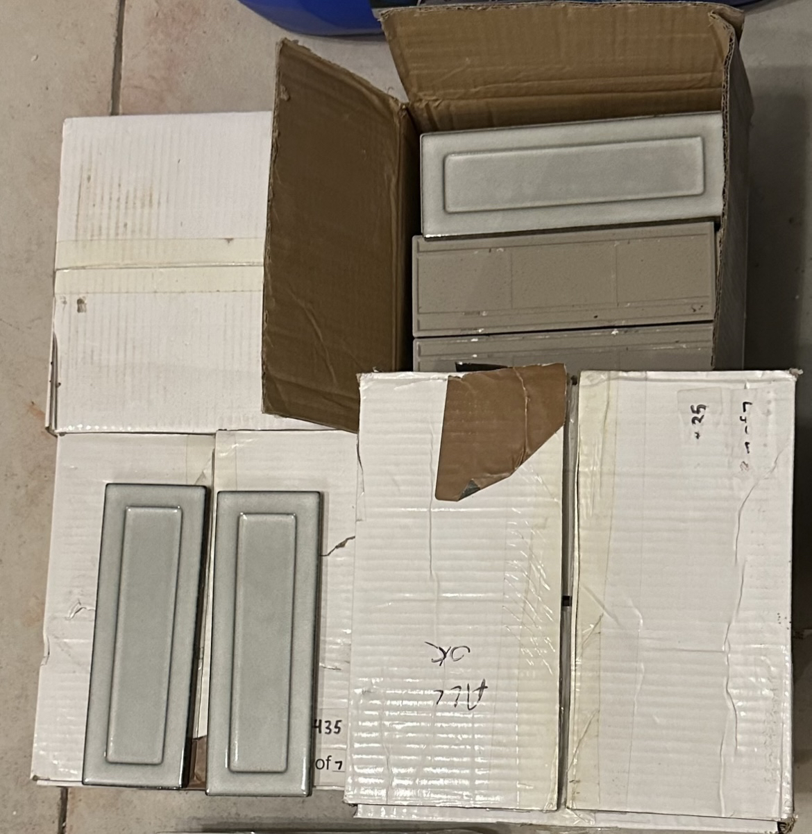 Caudro 3" x 9" Ceramic Vintage Subway Tile image indicator(8)