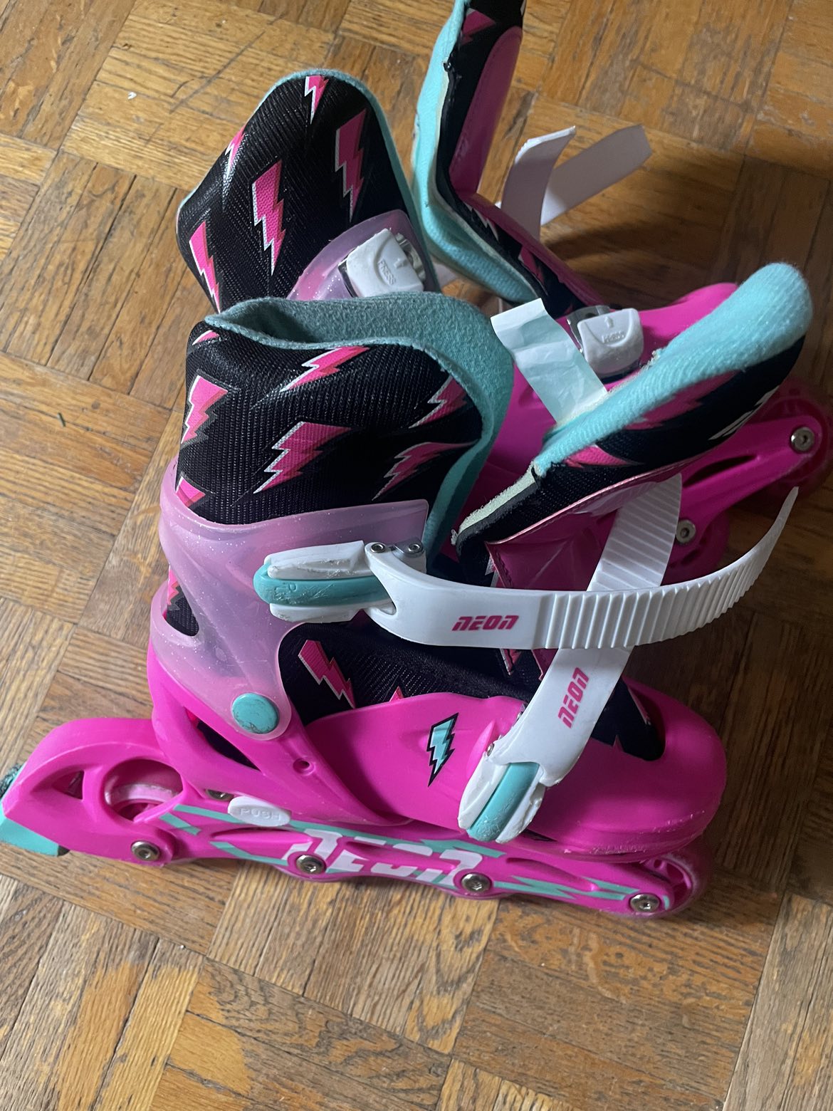 Girls adjustable roller blades image indicator(3)