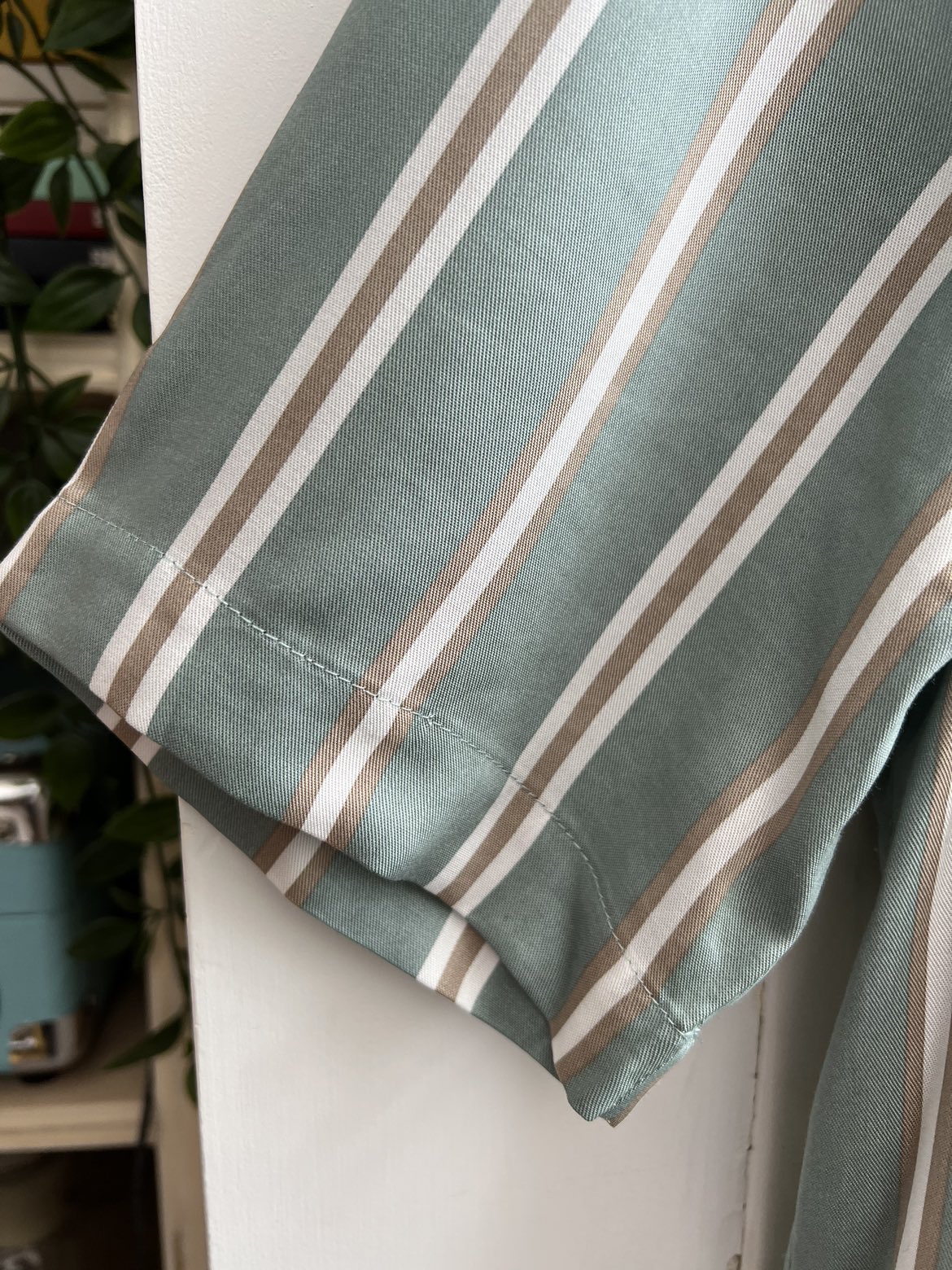 NEW/NEVER WORN BUTTON UP image indicator(4)