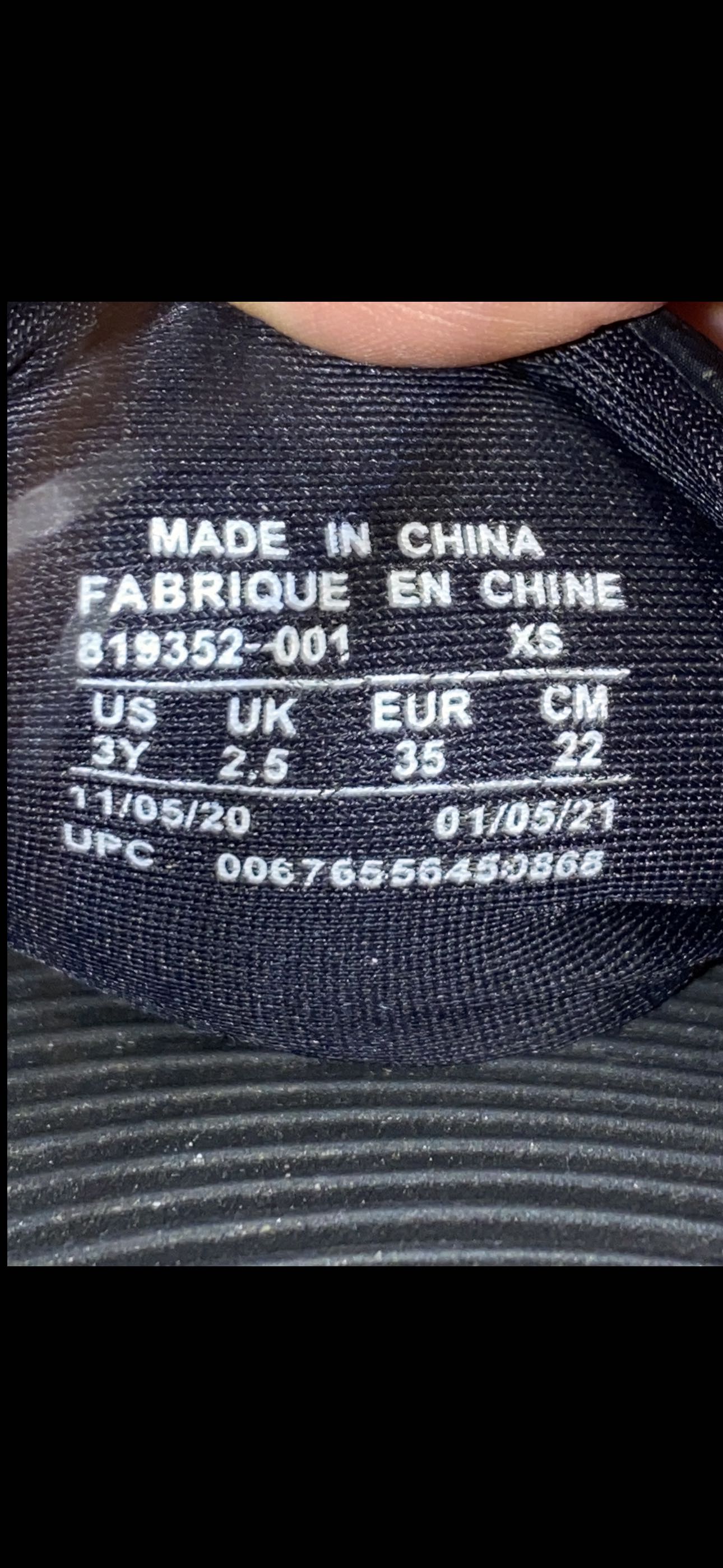 Nike slides image indicator(3)