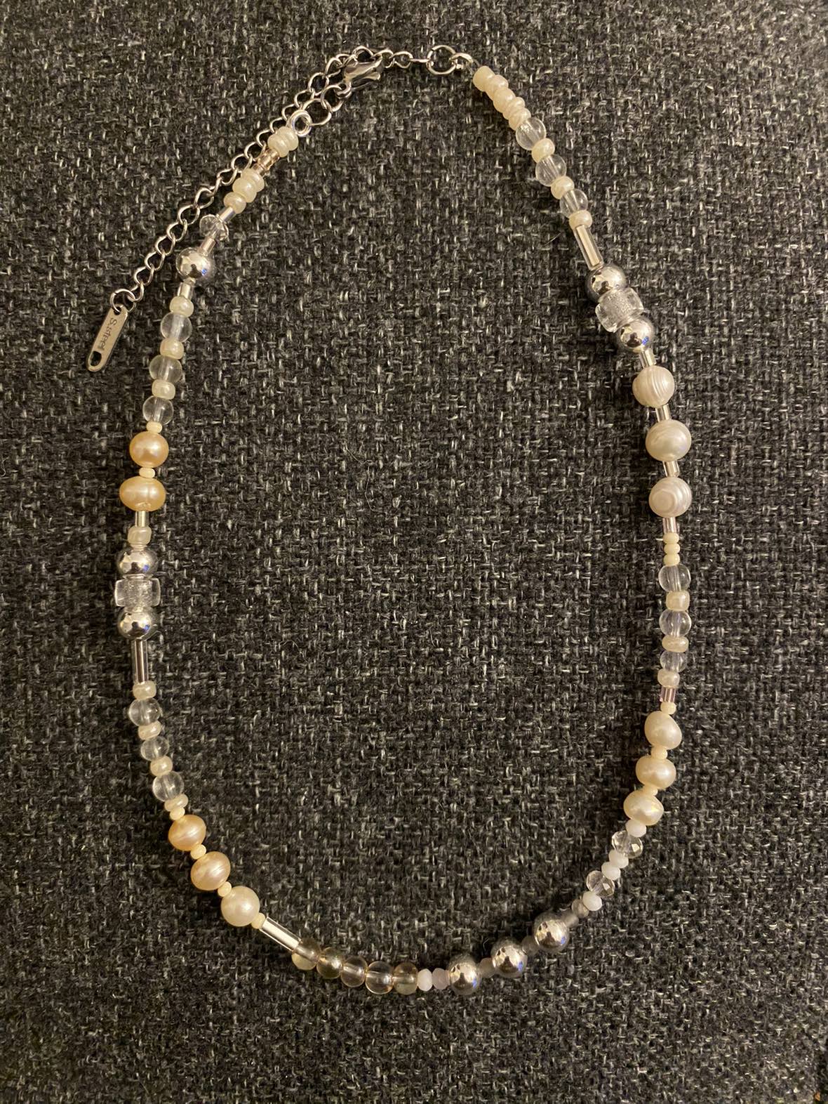 pearl with stone necklace. image indicator(2)