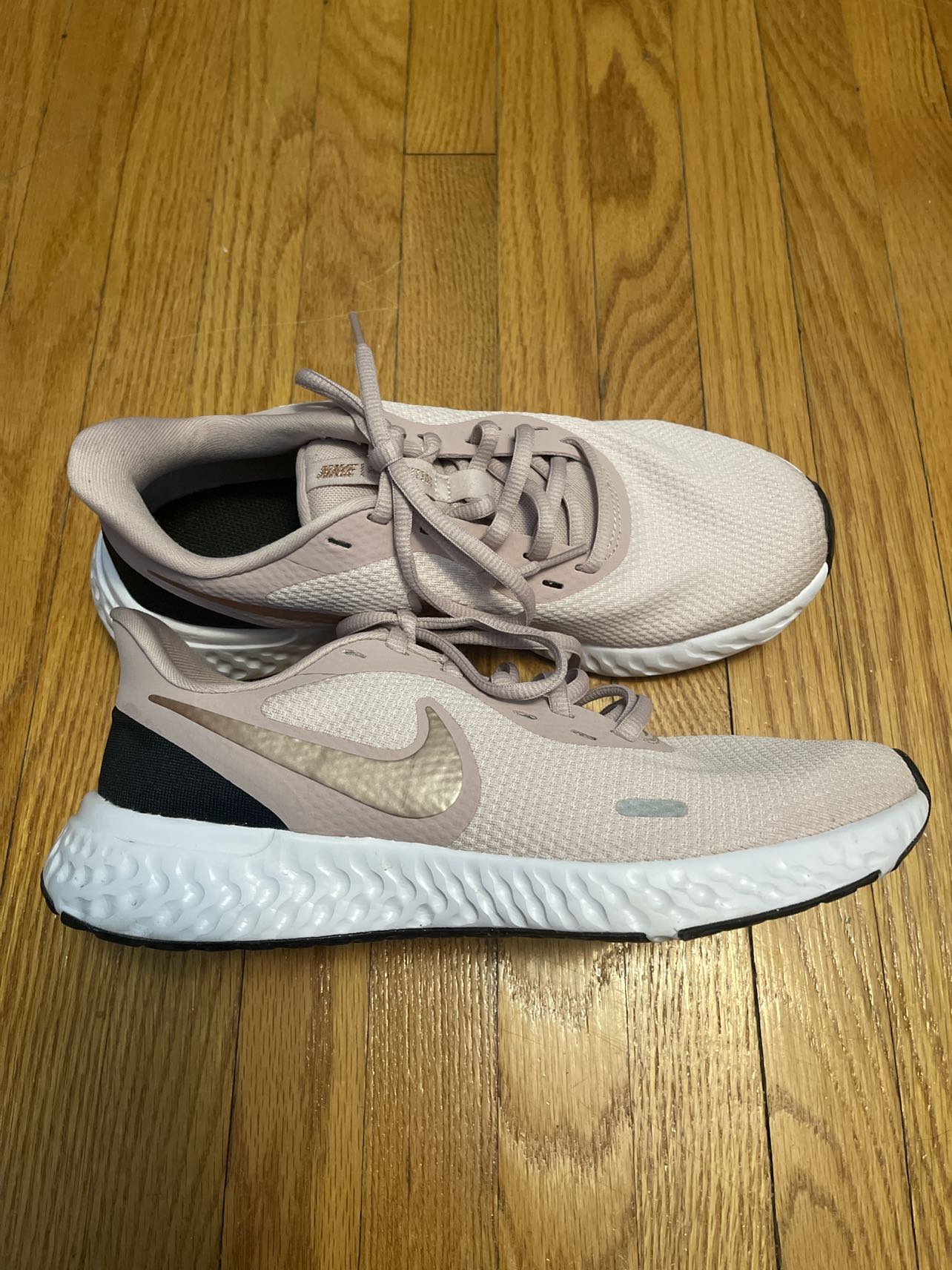 Women’s Nike Walking/Running Shoes image indicator(2)