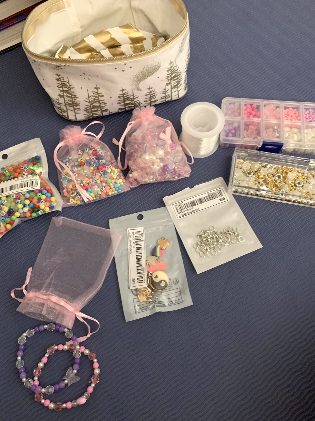 Bracelet Making 10 Pieces Kit. (including bag) thumbnail