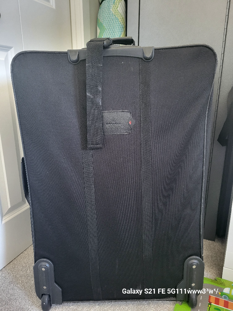 suitcase - photo 3