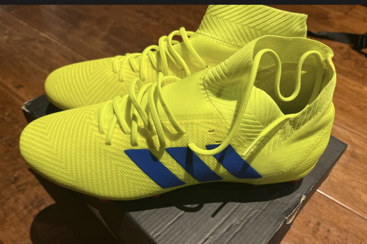 Adidas soccer cleats US 8 brand new image indicator(2)