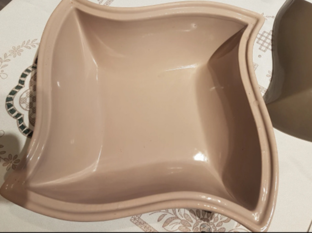 Star shaped Tureen with Lid. image indicator(3)