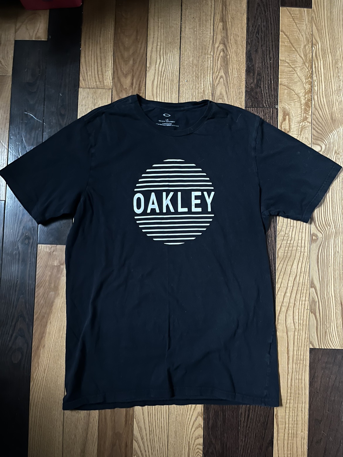 Oakley tee image indicator(2)