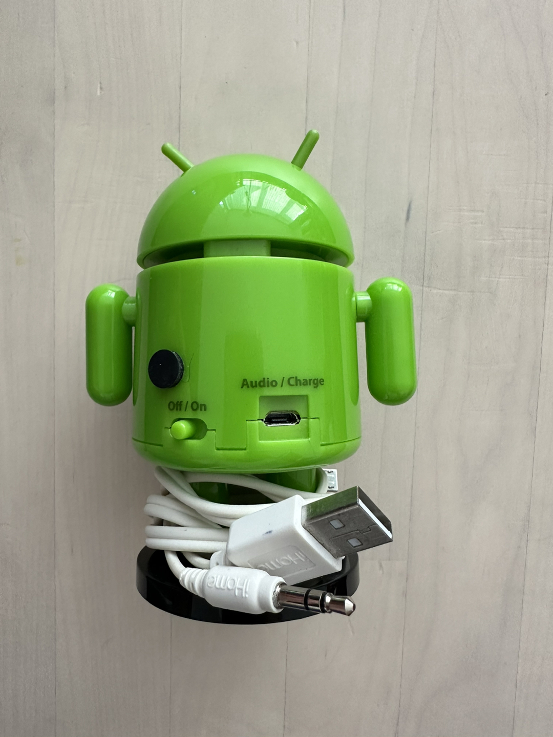 iHome Robo Portable Speaker image indicator(2)