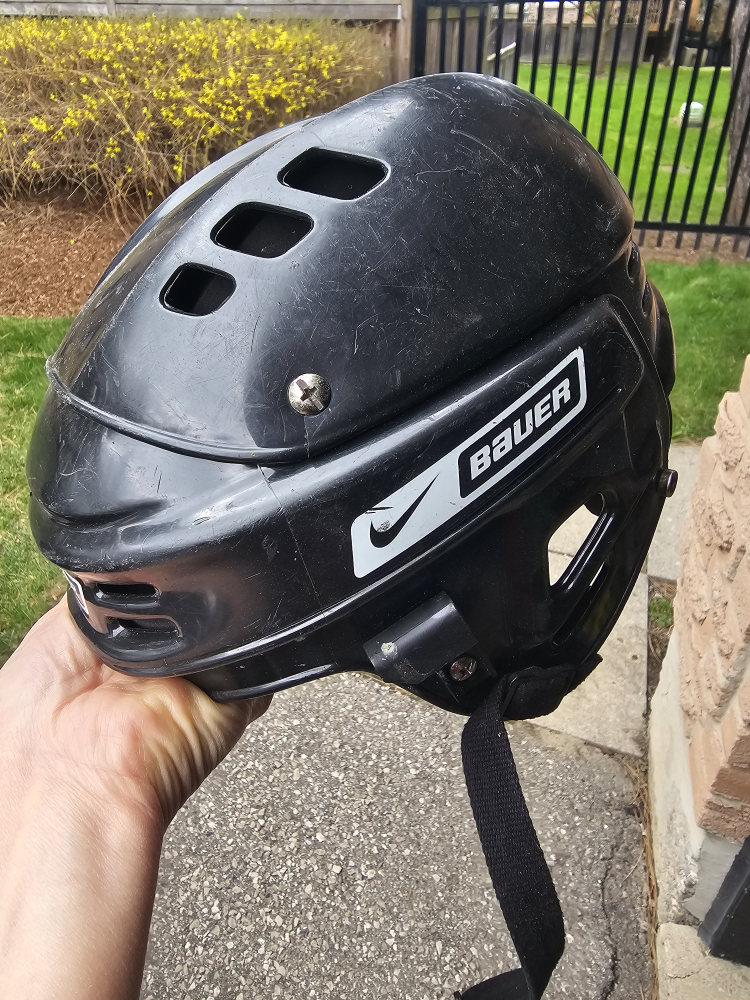 #freecycle  lightweight adjustable hockey helmet thumbnail