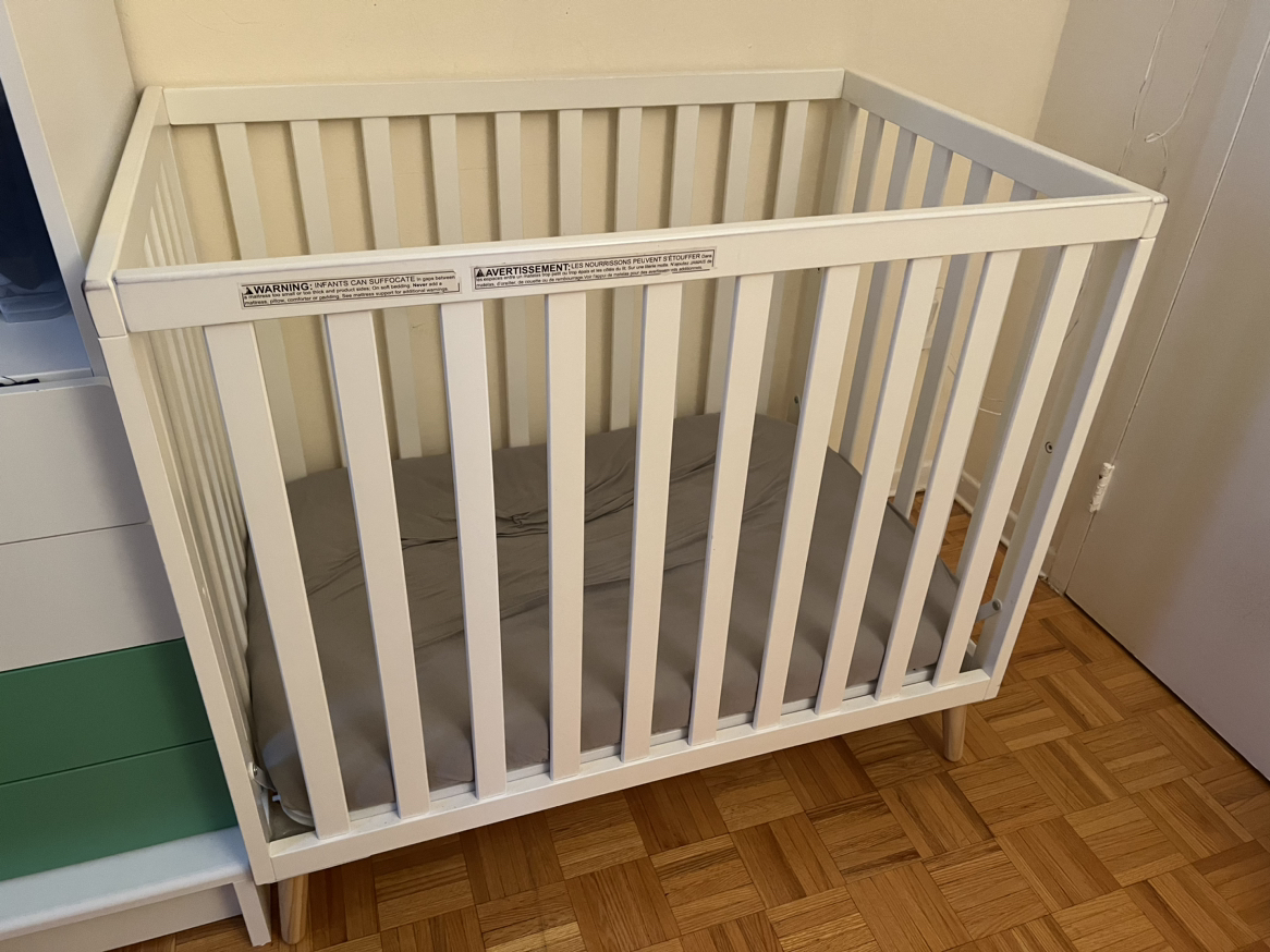 Mini crib