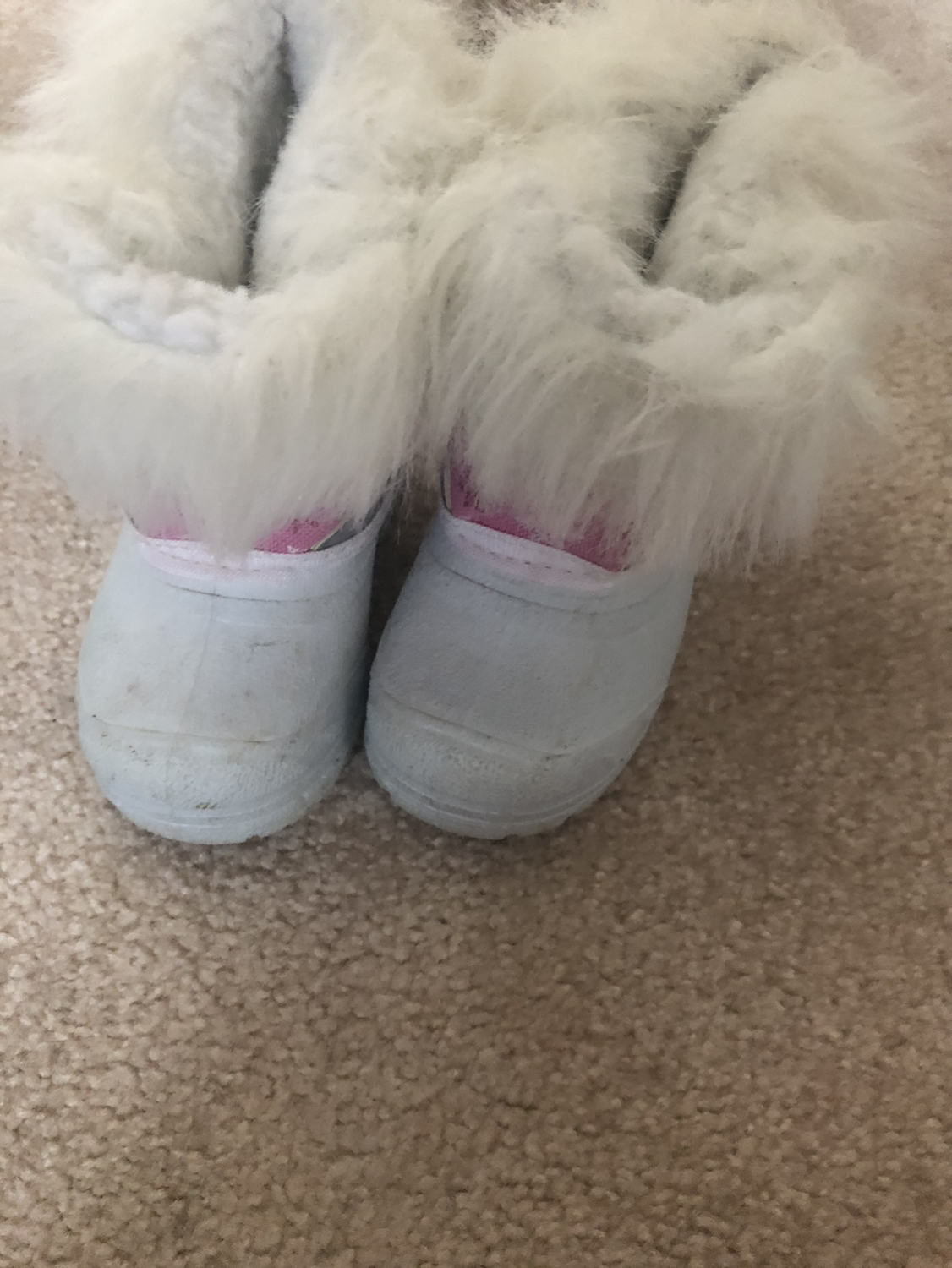Kids shoes thumbnail