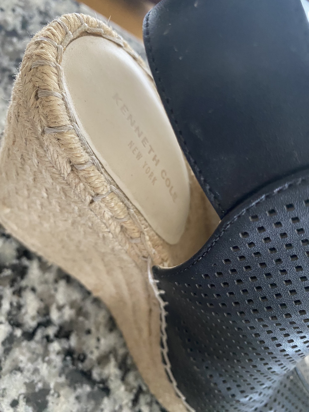 Kenneth Cole Blue suede and black leather pumps size 5. image indicator(7)