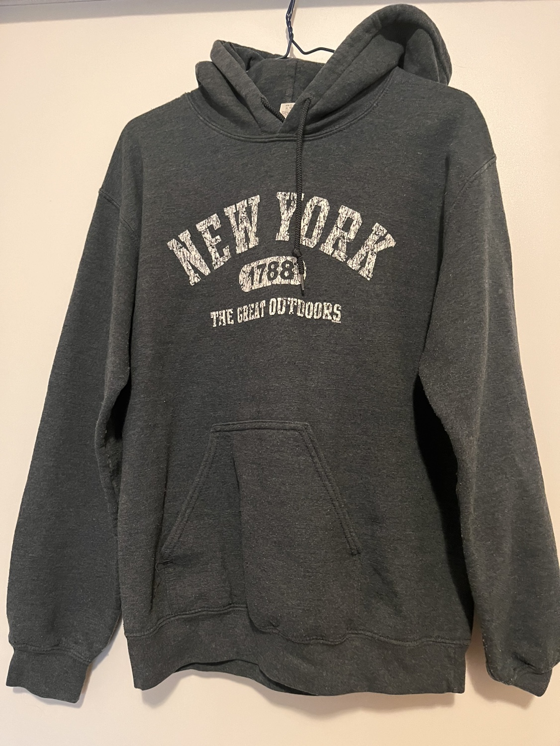 Sweaters 2x SMALL plus 1 FREE M image indicator(3)