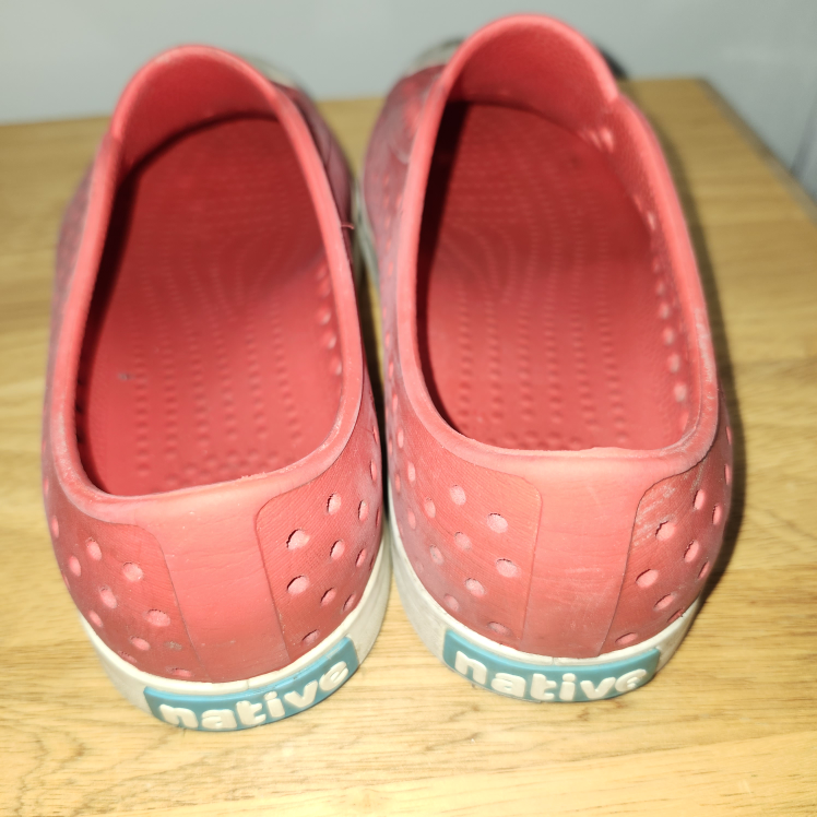 NATIVE JEFFERSON SLIP-ON SNEAKERS. Gender-neutral. Size M5 W7 image indicator(8)