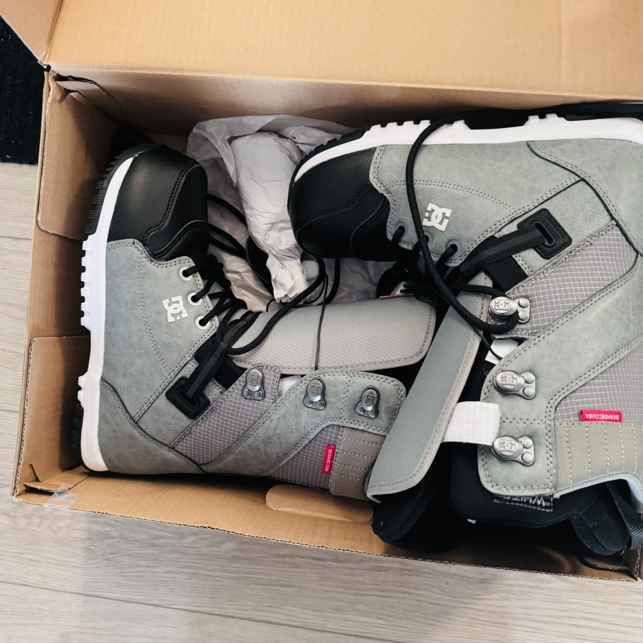 Brand new dc snowboard boots size 9
