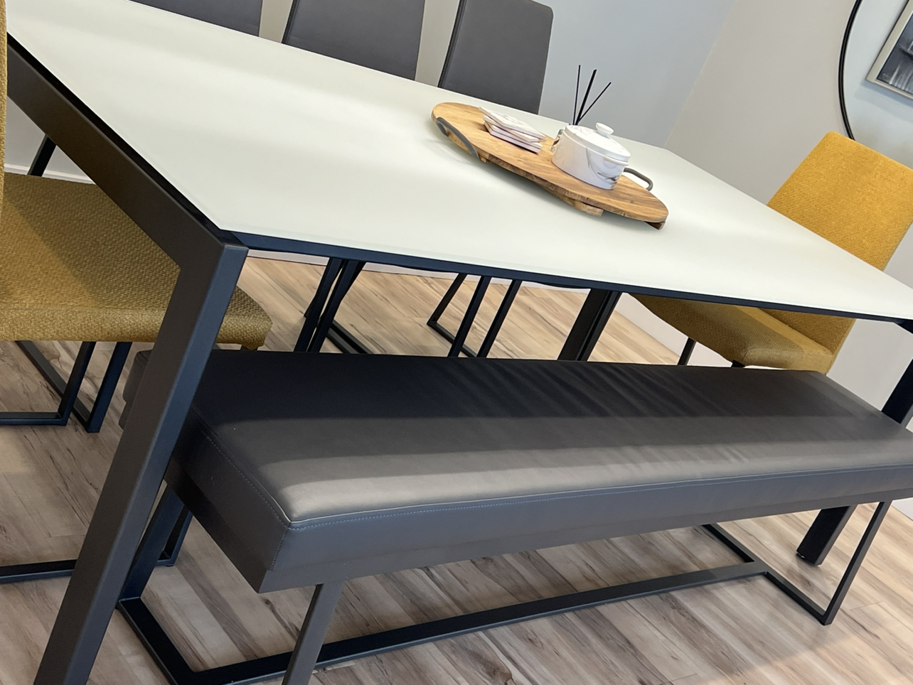 Gorgeous table and chairs - photo 3