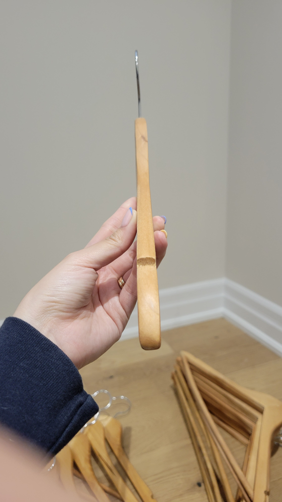 Wood Hangers - 19 units - photo 2