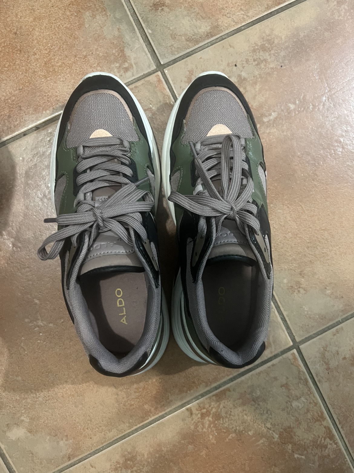 Shoes 8 size aldo