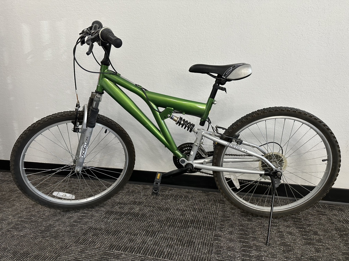 Bike bicycle (24” wheels) thumbnail