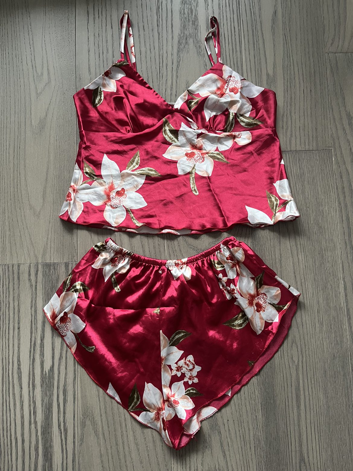 Cute 2 Piece Satin Floral Pjs/Lounge wear image indicator(2)