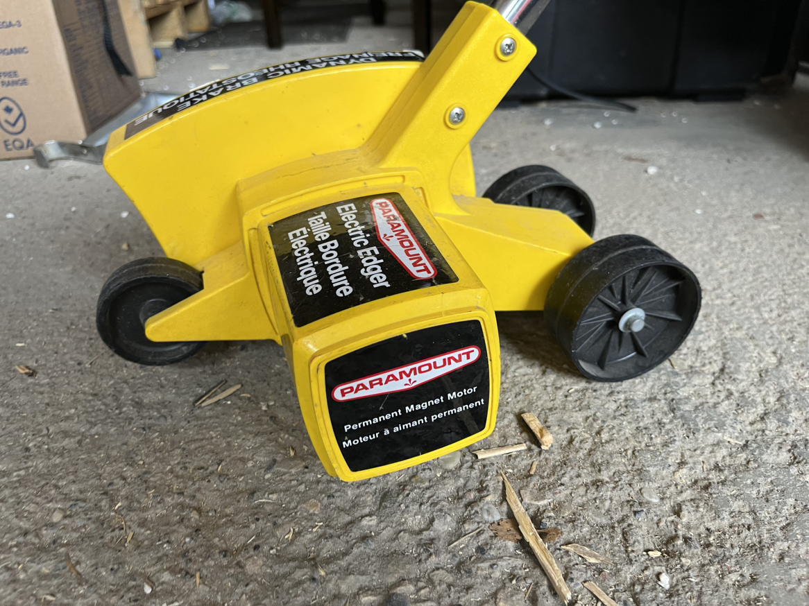 Electric edge trimmer