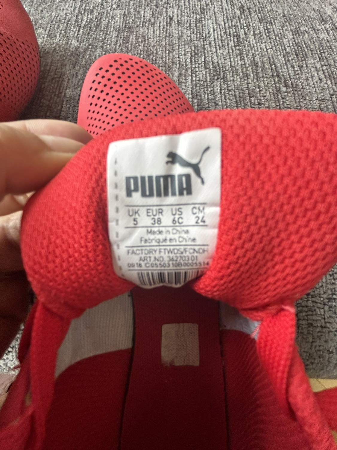 Puma sneakers size 7.5 image indicator(7)