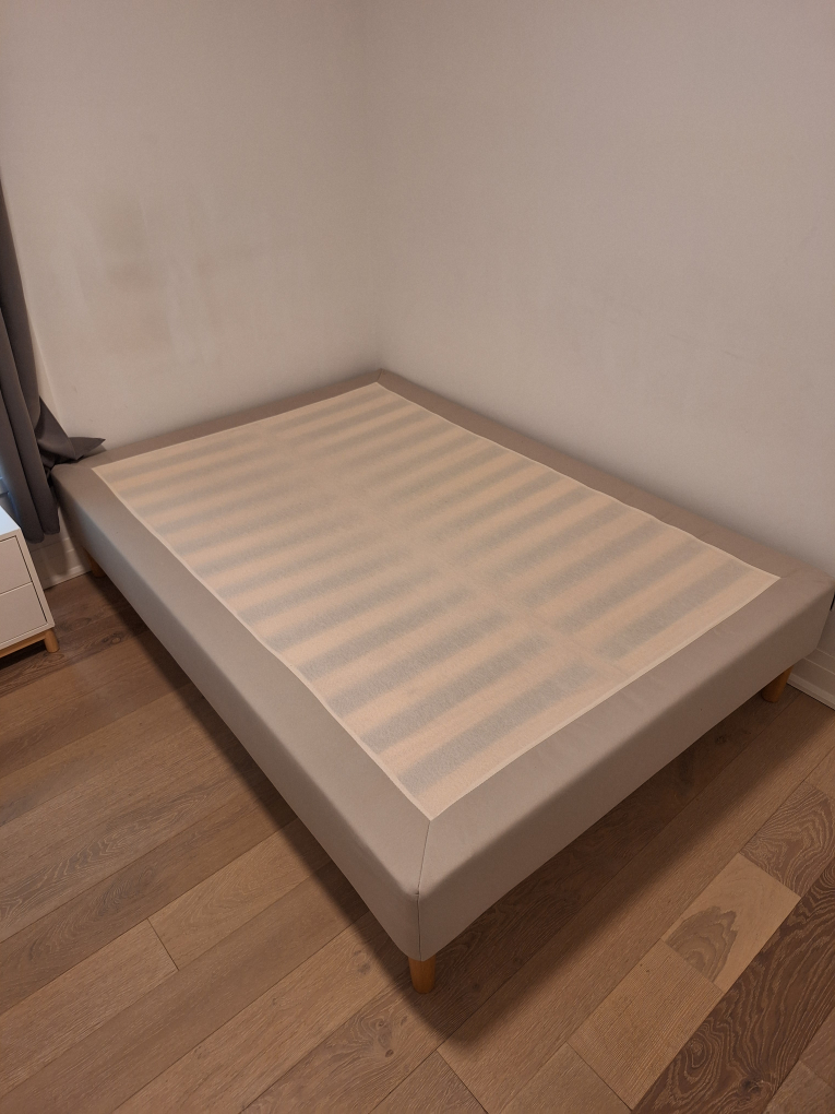 Free Queen Bed - photo 3